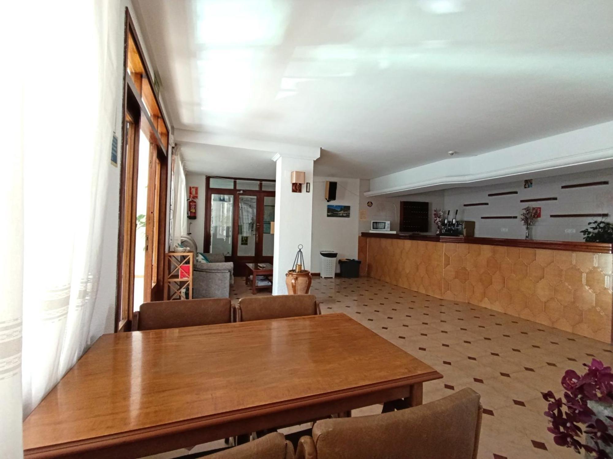 Hostal Horizonte Сан-Антонио-Абад Экстерьер фото The interior of the house