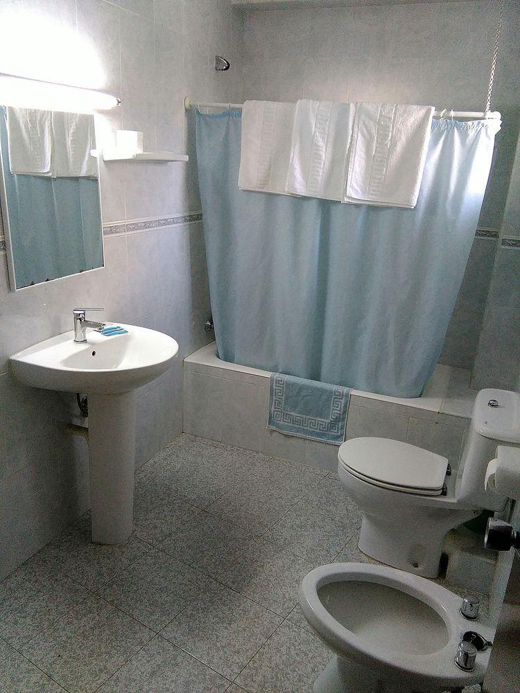 Hostal Horizonte Сан-Антонио-Абад Экстерьер фото Bathroom